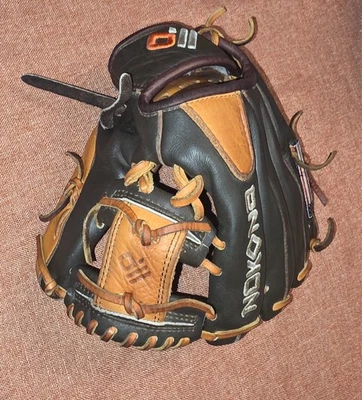 10.5 Nokona Alpha Select S-100 - Right Hand Thrower - Youth Baseball Glove - Image 1 of 4