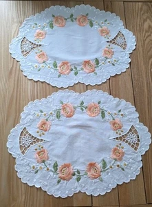 X2 Amazing Vintage Oval White Flower Floral Embroidered Traycloths 15x11 Inches - Picture 1 of 13