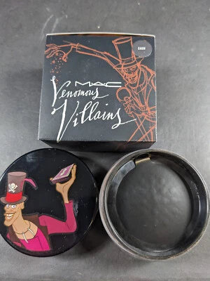 MAC MAGICALLY COOL LIQUID POWDER - CAJUN (K70)  - BNIB - VENOMOUS VILLAINS - Image 1 of 3