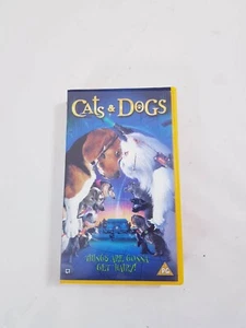 CATS and DOGS - PAL VHS Video Tape - 2001 Comedy Jeff Goldblum Elizabeth Perkins - Picture 1 of 12