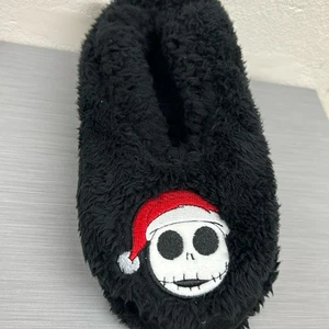 NWT Disney Tim Burton’s The Nightmare Before Christmas Black Slippers Size 7-9.5 - Picture 1 of 6
