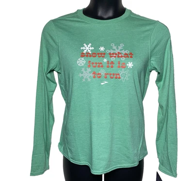 Brooks 中号绿色 Run Merry Distance 图形长袖 T 恤 Snow Fun — 第 1/4 张图片