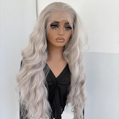 Peluca frontal de encaje en T resistente al calor de cabello sintético ondulado largo gris plateado Foto 1 de 4