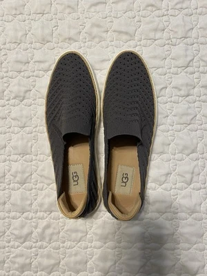Mocasín sin cordones UGG Sammy para mujer talla 7,5 gris tejido de malla Foto 1 de 4