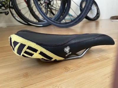 Yeti WTB Rocket V Asiento Titanio Riel MTB Sillín Amarillo TI Bicicleta de Montaña Retro Foto 1 de 4