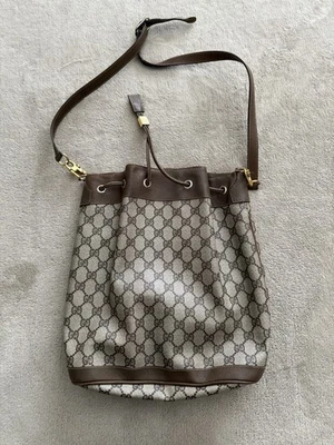 Auténtico bolso de hombro 001-86-4793 GUCCI con cordón Foto 1 de 4