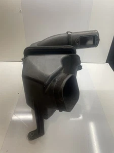 1998-2005 Toyota Aristo / GS300 2JZ 2JZGTE 3.0l Turbo OEM Airbox Missing Cap - Picture 1 of 3