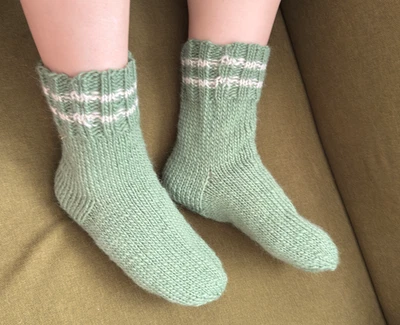 Tejido a Mano Verde Oliva con Rayas Blancas 100% Lana Acogedor Cálido Invierno Regalo Tallas S M L Foto 1 de 4