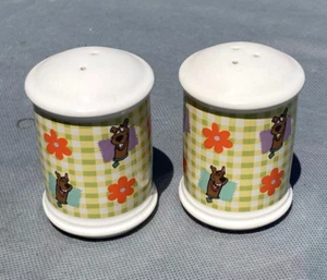 Paramount Park Scooby Doo Salt & Pepper Shakers Flowers Ceramic Vintage 2000 - Picture 1 of 6
