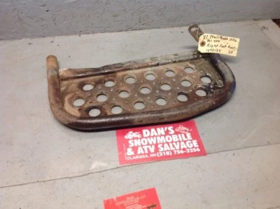 Foot Rest Right Bracket # 1040134 Polaris 1987 Trail Boss 250 ATV 4x4 - Imagem 1 de 4