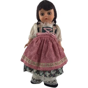 Muñeca Madame Alexander 8" Brigetta Sonido de Música Morena Vinilo Coleccionista - Imagen 1 de 4