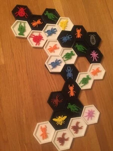 HIVE - La colmena (con 3 expansiones incluidas) - Imagen 1 de 4
