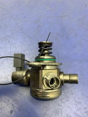 2013 - 2016 MERCEDES GL 63 OEM X166 5.5L M157 LEFT HIGH PRESSURE FUEL PUMP - Image 1 of 4