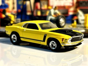 100% Hot Wheels 1970 Ford Mustang Boss 302 Yellow /Black RR's Open Hood LE - Picture 1 of 6