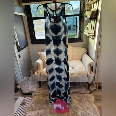 Vestido C&C California Tie Dye Azul Marino y Blanco Talla XS Foto 1 de 4