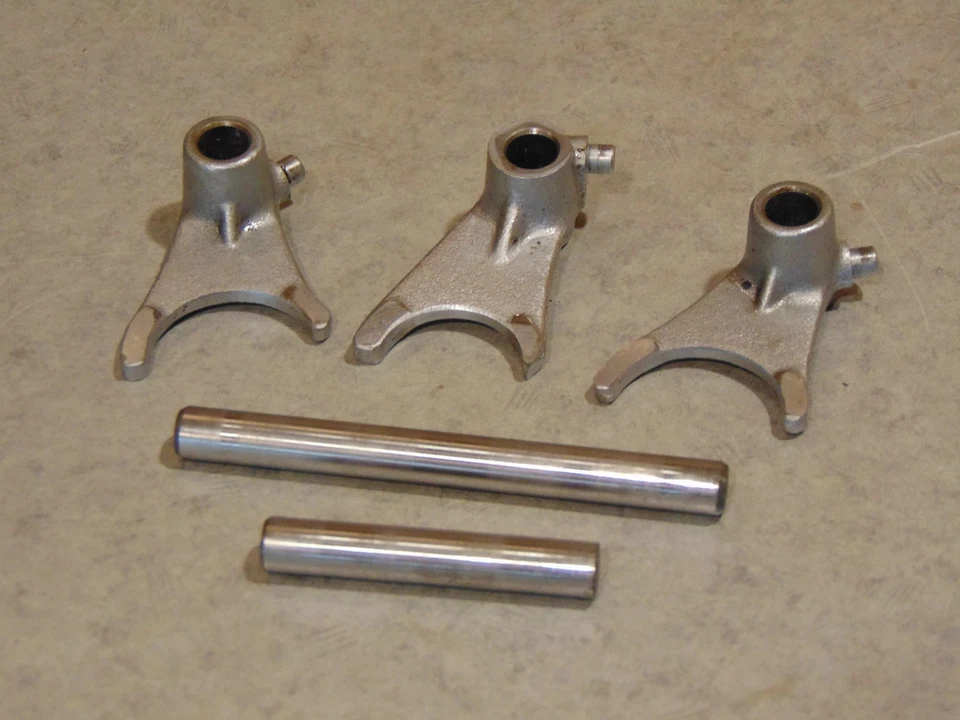 Suzuki RM125 1978 horquillas de cambio y ejes Ahrma Vin # RM125-77404  Foto 1 de 1