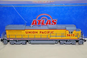 Atlas #6937-1 Trainmaster Command 'O' Dash 8-40B Locomotive Union Pacific #5673 - Picture 1 of 14