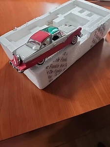 Franklin Mint 1955 Ford Fairlane Crown Victoria Pink & White 1:24 Diecast Car - Picture 1 of 8