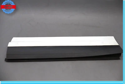 Hoja de moldura de puerta inferior trasera izquierda 11-18 Porsche Cayenne 958 958559789 OEM Foto 1 de 4