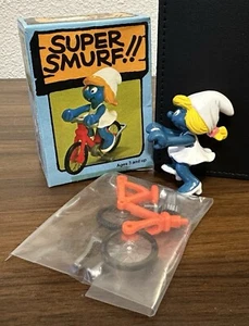 Vtg. 1983 Schleich Peyo Super Smurf bicycle 6743. Smurfette. New, Open Box. - Picture 1 of 13