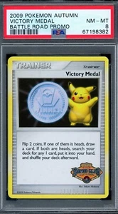 PSA 8 Pokemon 2009 Autunno Battle Road Promo Medaglia Vittoria Promo - Foto 1 di 2