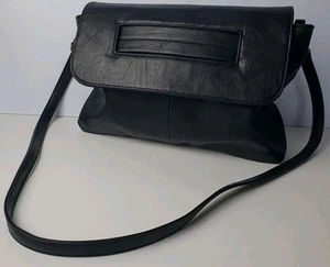 MUJERES Bolso de Hombro Cuero Sintético Negro Inteligente-casual Cierre a Presión L37cm En muy buena condición - Imagen 1 de 19