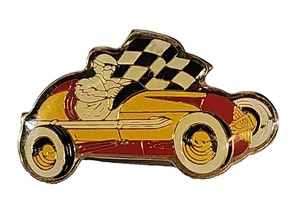 BSA PINEWOOD DURBY AUTO ANSTECKNADEL PIN EMAILLIERT AUTO FAHREN KARIERT FLAGGE - Bild 1 von 8