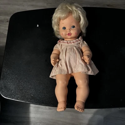 Baby Tender Love 1969 muñeca de goma bebidas mojadas 16 pulgadas rubia Mattel cuerpo suave Foto 1 de 4