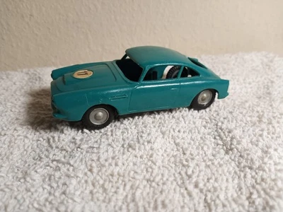 ¿Aston Martin DB5 VINTAGE AÑOS 60? VERDE MÁS PEQUEÑO QUE 1/43 PUEDE HABER SIDO COCHE SLOT. Foto 1 de 4