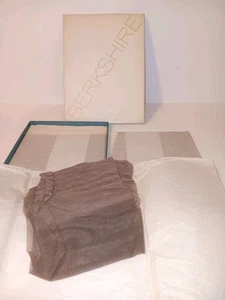 VTG Thigh High Nylon Stockings 10 1/2 M 3 Pair Berskshire Utopia Action Top 60s - Picture 1 of 4