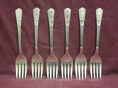 Tenedor de ensalada Hampton Court 6 piezas Community Silverplate 6" sin monograma   Foto 1 de 4