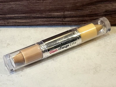 Hard Candy Glamoflauge Lite Blendable Concealer Duo ~ MEDIUM-LIGHT ~ full size - Image 1 of 2
