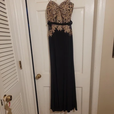 David's Bridal Cachet  Women's Size 4 Strapless Black And Gold Gown Prom NWOT - Image 1 of 4