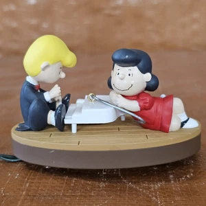 Hallmark Keepsake 1996 Peanuts Schroeder And Lucy Music Ornament - Picture 1 of 7