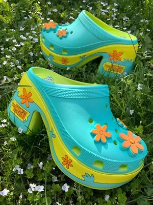 W7 US  CROCS Scooby-Doo Mystery Machine Siren Clog 210107 Lime Punch - Image 1 of 4