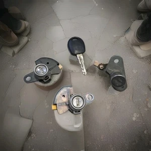 2003-2005 Kia Rio Liftgate Drivers & Passenger Door Lock Set With Key OEM Used - Bild 1 von 8