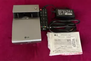 JUNK LG PH450UG Ultra Short Focus LED Projector Built-in Battery 450lm 10Wh - Picture 1 of 4
