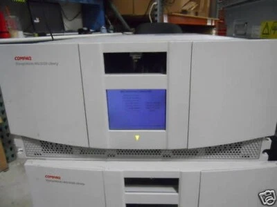 HP Compaq StorageWorks MSL5026 Tape Library 110/220GB - Image 1 of 2