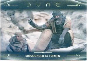2024 Topps Chrome Dune CIRCONDATO DA FREMEN #82 RIFRATTORE ARCOBALENO - Foto 1 di 2