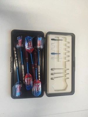 Juego de dardos de motocicleta Harley Davidson 2002 vintage 6 dardos puntas de repuesto estuche Foto 1 de 4