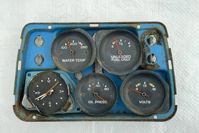 Chevrolet Corvette 1977 consola central calibre racimo batería de aceite agua reloj gasolina Foto 1 de 4