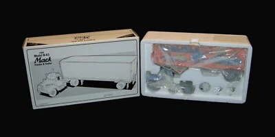 1st Gear Carlisle '96 1960 Model B-61 Mack Tractor & Trailer 1/34 19-1781 NIB - Image 1 of 4