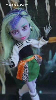 Monster High SKELETON GIRL Halloween Outfit and Accessories - NO DOLL - Image 1 of 4