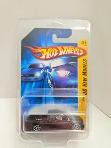 Nissan Titan 2006 Hot Wheels #31 nuevos modelos 31/38 negro con cromo 5 años con protector - Imagen 1 de 10