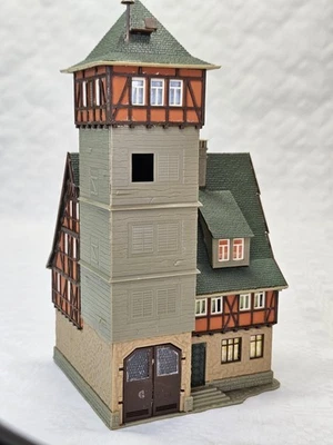 VOLLMER 20817 H0 FEUERWACHE fertig gebaut VINTAGE SAMMLER MODELLBAHN  - Bild 1 von 4