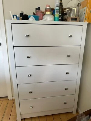 白色5抽屉柜/梳妆台和2抽屉床头柜 — 第 1/2 张图片