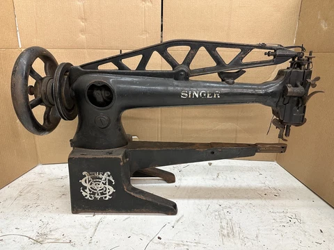 Singer 29K-62 Long Arm Leather Sewing Machine Cover