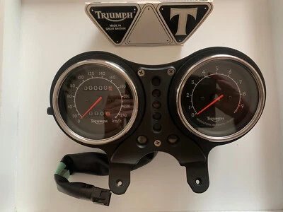 TRIUMPH THUNDERBIRD 900 SPORT MK2 NUEVOS INSTRUMENTOS KPH SPEEDO/TACHO Foto 1 de 4