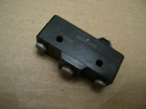 NUEVO MICROSWITCH HONEYWELL BZ-2RDT NO/NC 15A/250VAC P3201 - Imagen 1 de 4