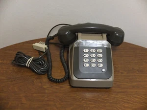 VINTAGE TELEPHONE SOCOTEL S63 A TOUCHES 1986 - Photo 1/2